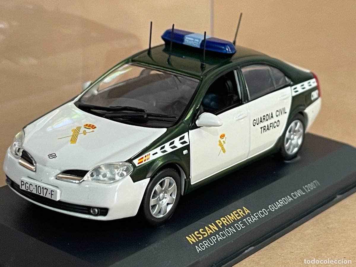 Coches a escala: Coche NISSAN PRIMERA Agrupaci&oacute;n de Tr&aacute;fico - Guardia Civil (2007) 1:43 die-cast metal ixo altaya pgc