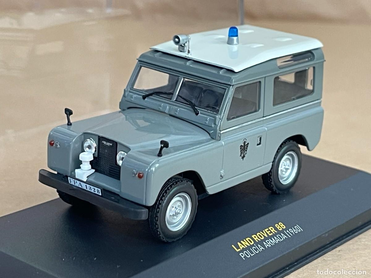 Coches a escala: Coche LAND ROVER 88 Polic&iacute;a Armada (1960) 1:43 die-cast metal car altaya fpa f.p.a.