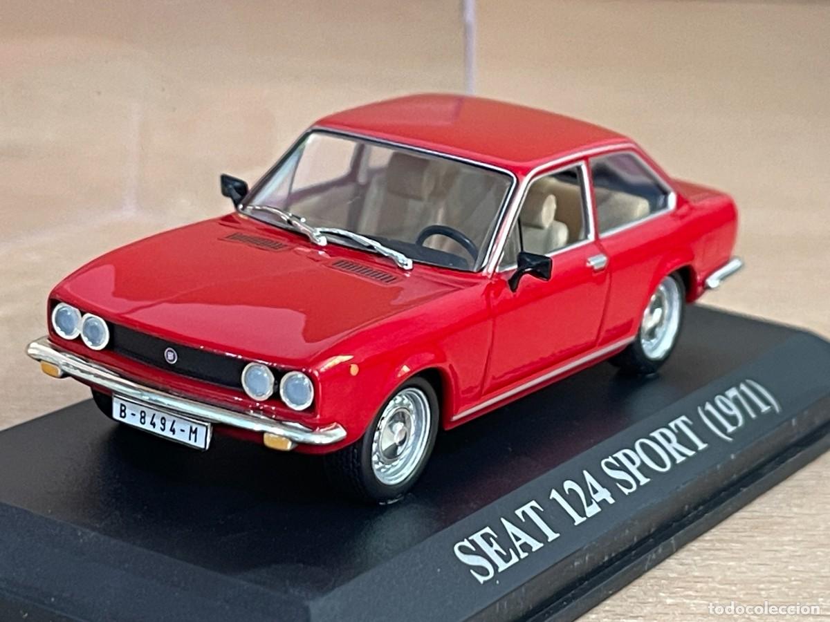 Coches a escala: Coche SEAT 124 SPORT (1971) matr&iacute;cula Barcelona 1:43 die-cast metal car 1/43 altaya