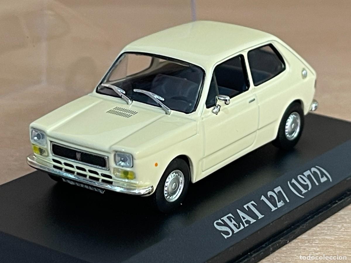 Coches a escala: Coche SEAT 127 (1972) matr&iacute;cula Barcelona 1:43 die-cast metal car 1/43 altaya