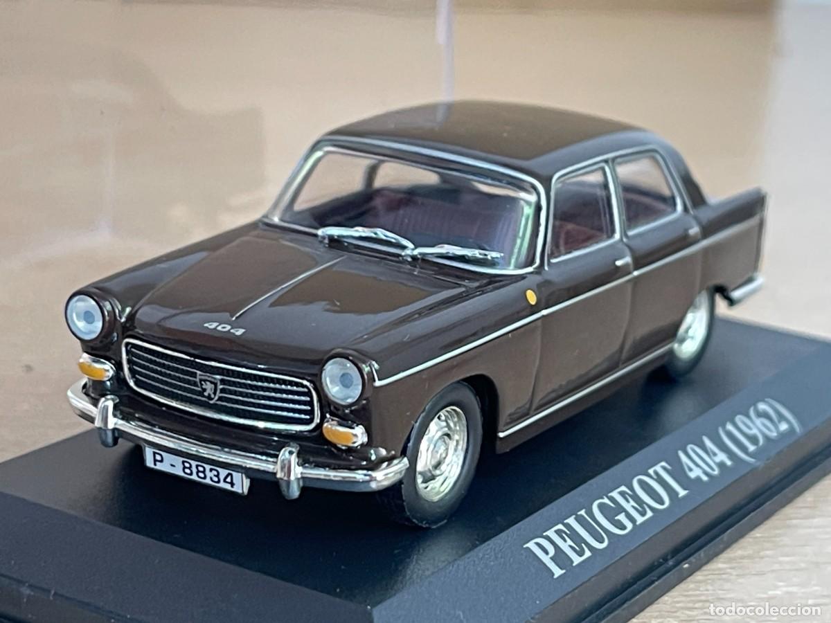 Coches a escala: Coche PEUGEOT 404 (1962) matr&iacute;cula Palencia 1:43 die-cast metal car 1/43 altaya