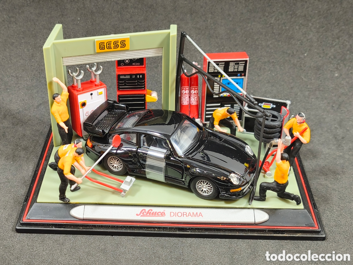 Coches a escala: Diorama taller Schuco junior line con Porsche 911 GT3 esc. 1/43