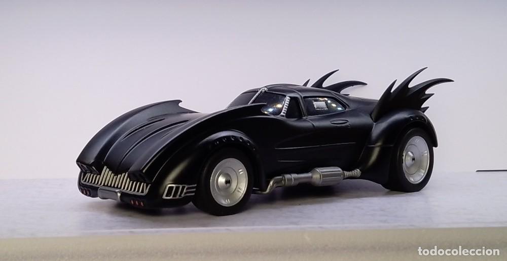 Model Cars: BATMOBILE - BATMAN #526