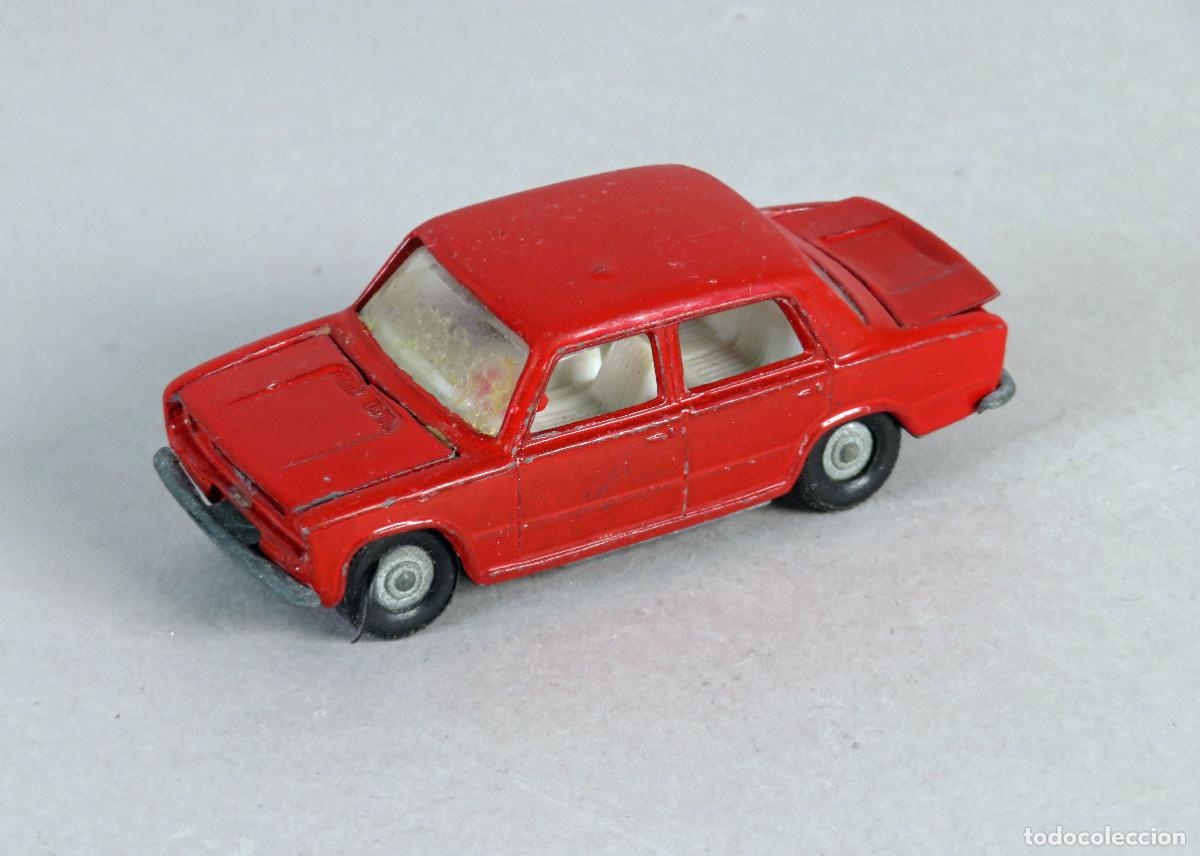 Coches a escala: Seat 124 Guisval rojo 1/43 a&ntilde;os 70
