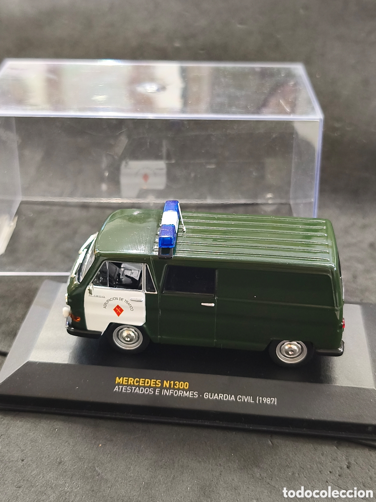 Coches a escala: Guardia civil Mercedes N1300, atestados e informes 1987