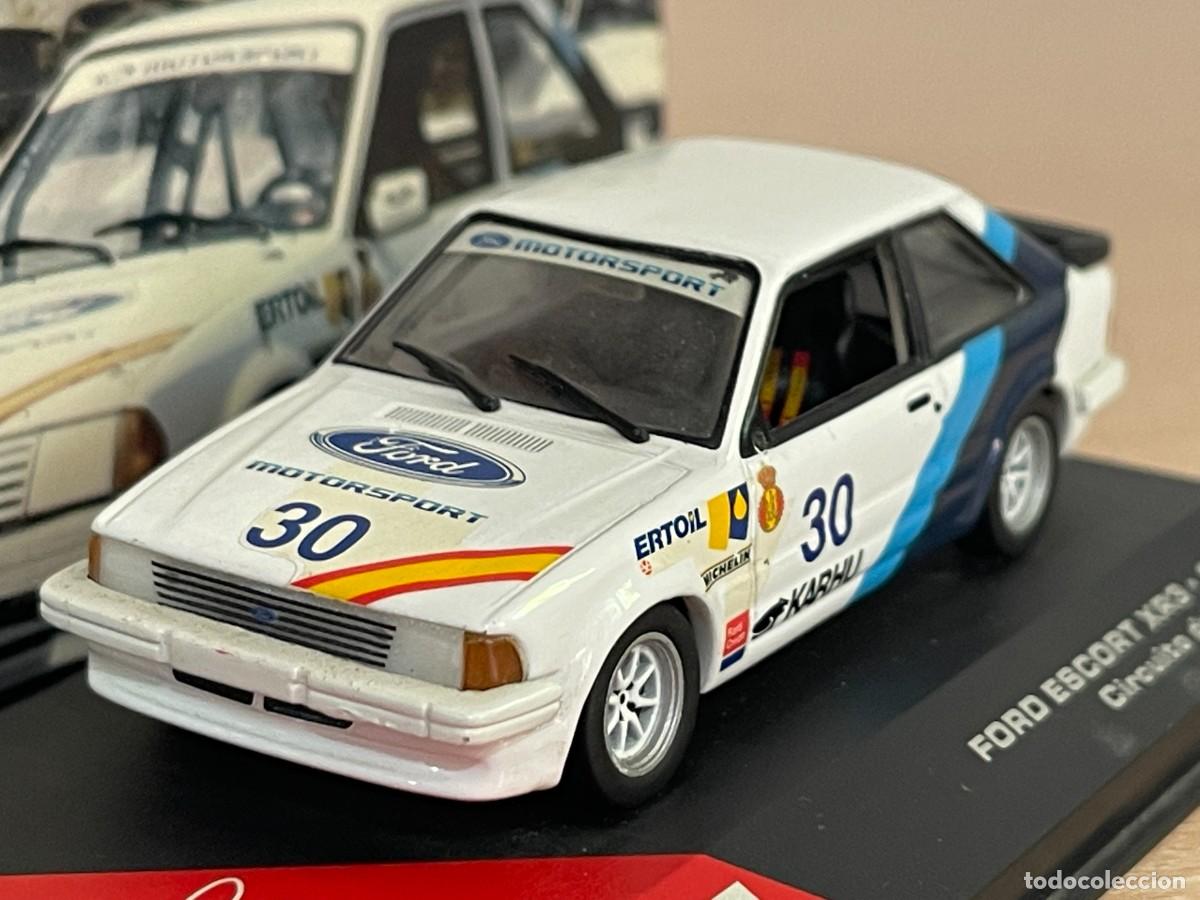 Coches a escala: Coche FORD ESCORT XR3 1984 Circuito de Calafat #30 Carlos Sainz 1:43 die-cast metal car ixo altaya