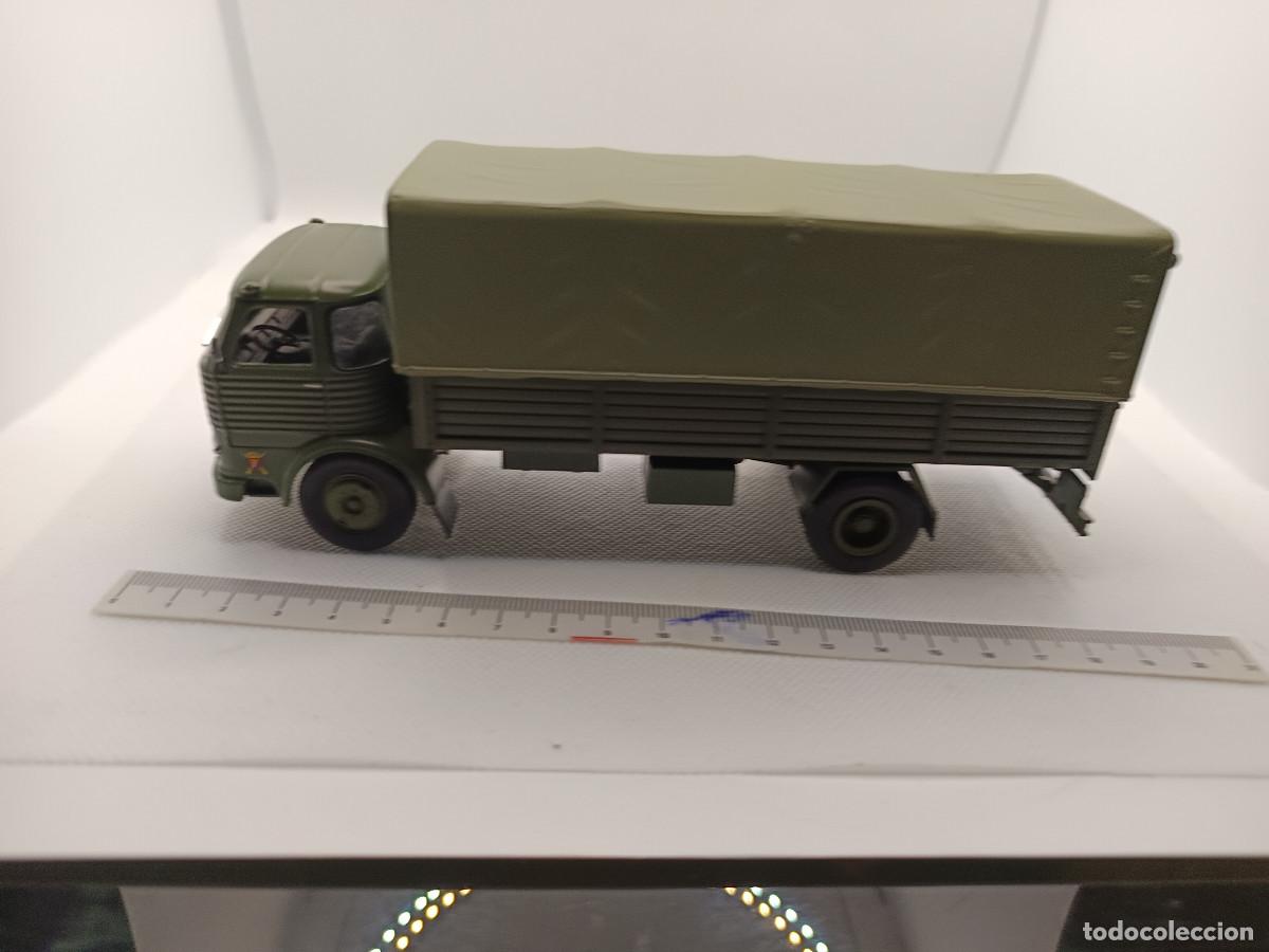 Coches a escala: Pegaso Comet 1100L militar Ejercito de Tierra de Ediciones Salvat en escala 1:43