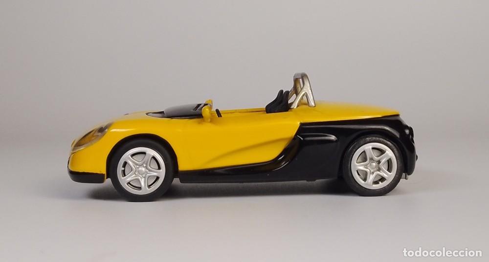 Coches a escala: RENAULT SPORT SPIDER 1996 - Foto 3
