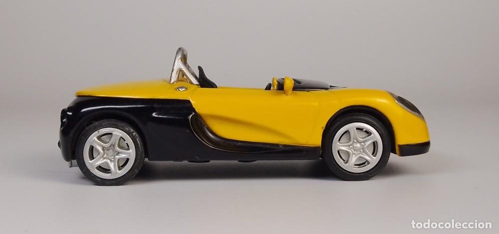 Coches a escala: RENAULT SPORT SPIDER 1996 - Foto 7