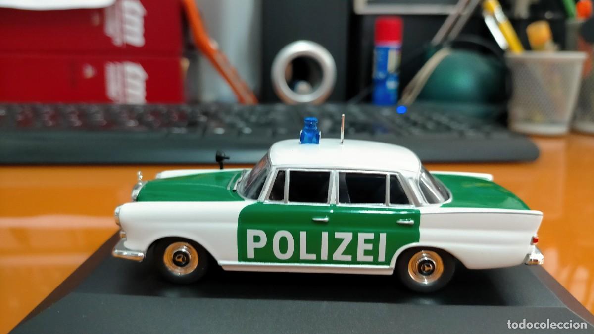 Coches a escala: MERCEDES BENZ W 110 200-D (POLIZEI), A&Ntilde;O 1.960