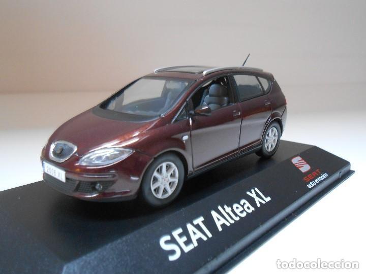 Coches a escala: Coche SEAT ALTEA XL Rojo Auto Emocion die-cast metal car escala 1:43 autoemoci&oacute;n 2006 1/43