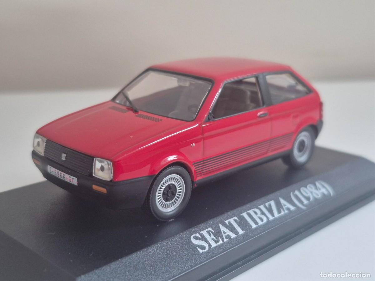 Coches a escala: 1/43 COCHE SEAT IBIZA 1984 ROJO MATRICULA BARCELONA 1:43 IXO ALTAYA !!! SIN RETROVISOR !!!