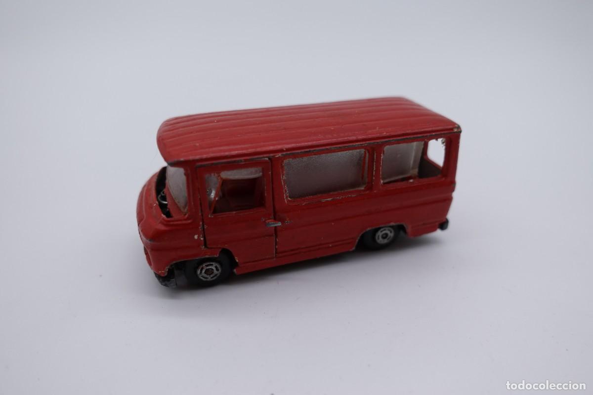 Carros em escala: MERCEDES MB GUISVAL FURGONETA DE JUGUETE COLOR ROJO MINIATURA MET&Aacute;LICA VINTAGE