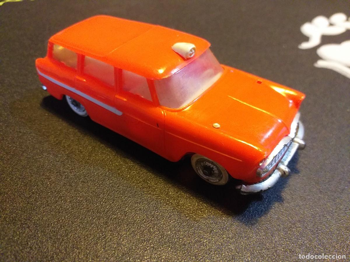 Carros em escala: SIMCA MARLY AMBULANCIA NOREV PLASTICO ESCALA 1/43 A&Ntilde;OS 60
