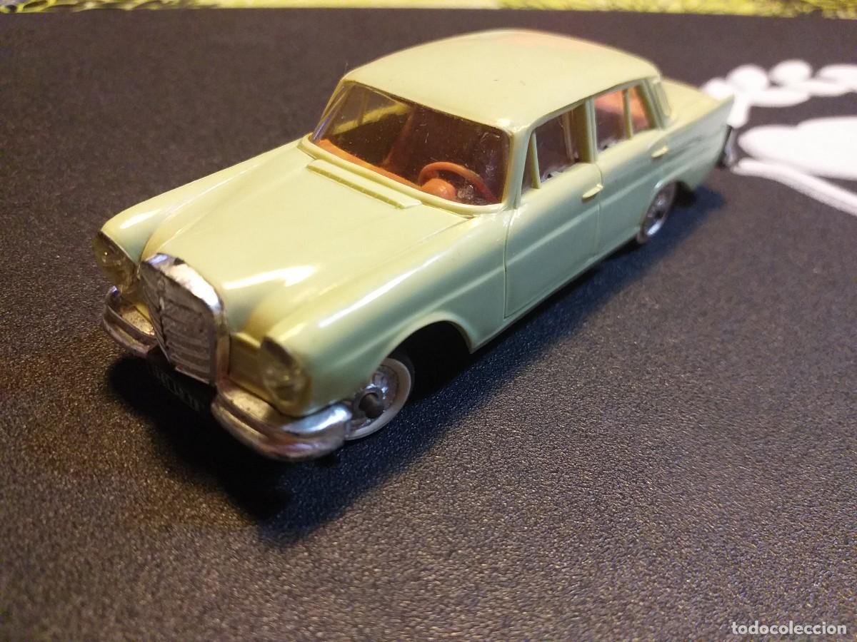 Carros em escala: ANTIGUO MERCEDES BENZ 220SE NOREV PLASTICO 1/43 A&Ntilde;OS 60.