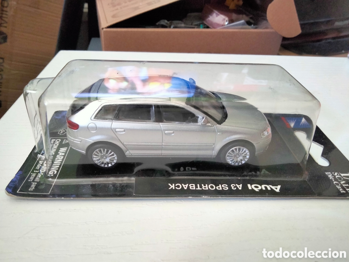 Coches a escala: New Ray 1/43 Audi A3 sportback plata