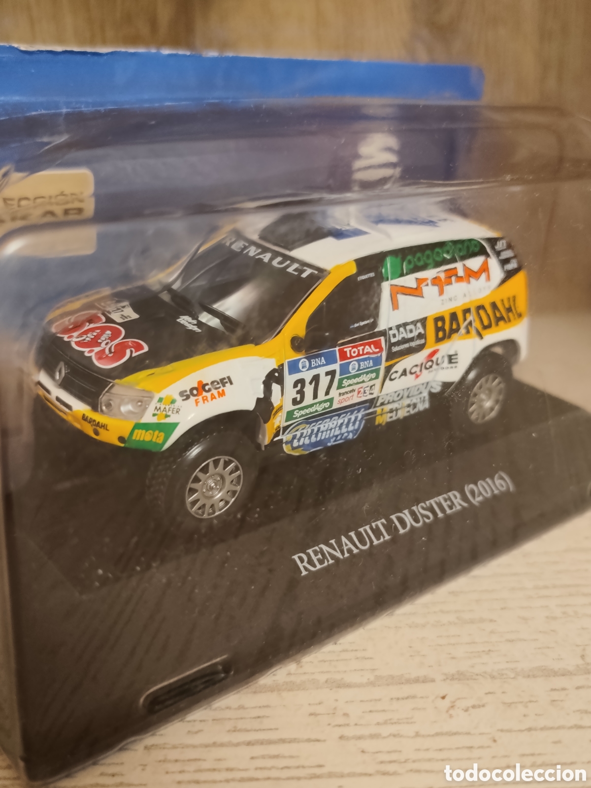 Coches a escala: DACIA / RENAULT DUSTER DAKAR