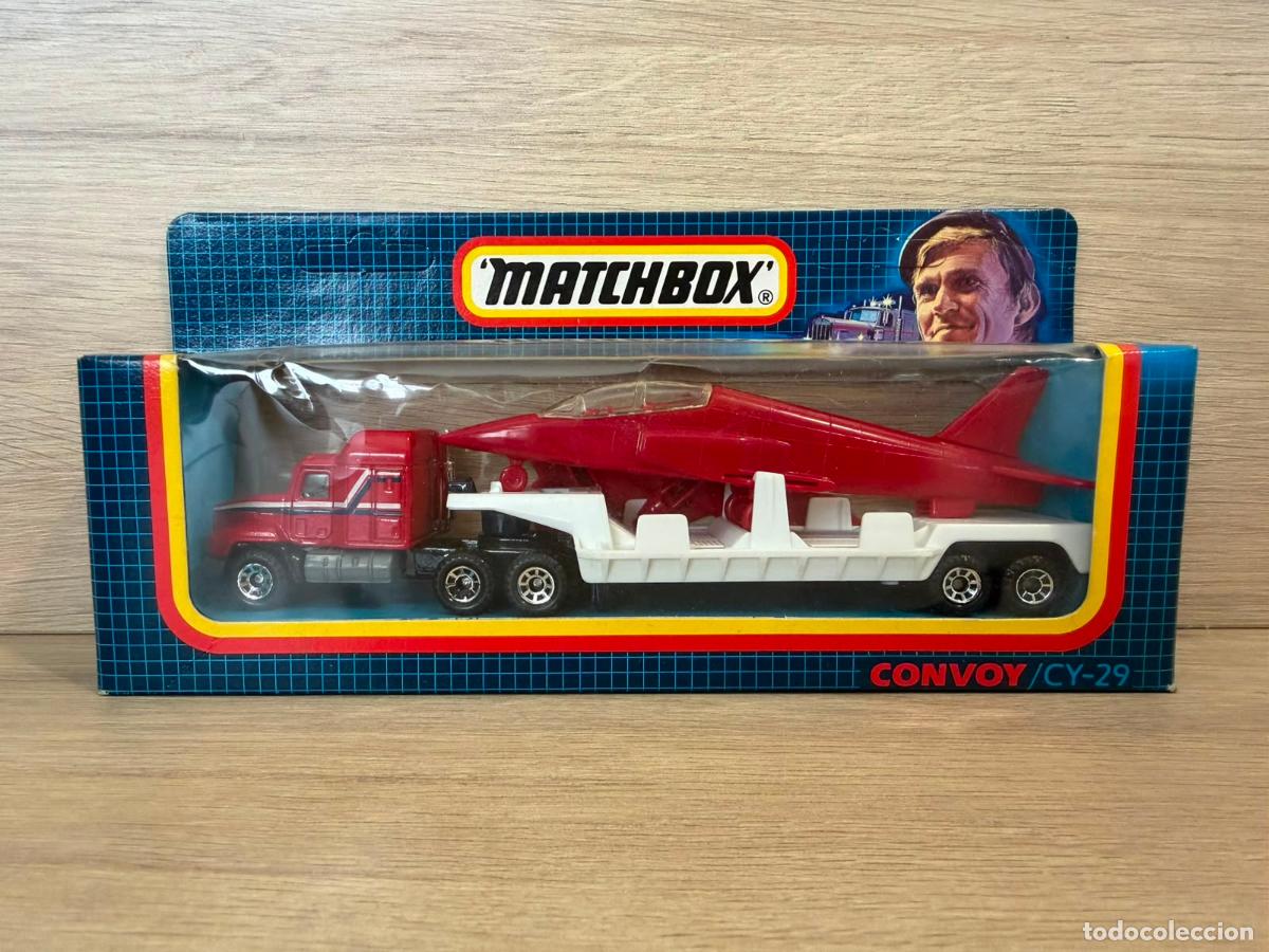 Coches a escala: MATCHBOX CONVOY / CY-29 MACK AIRCRAFT TRANSPORTER - con caja