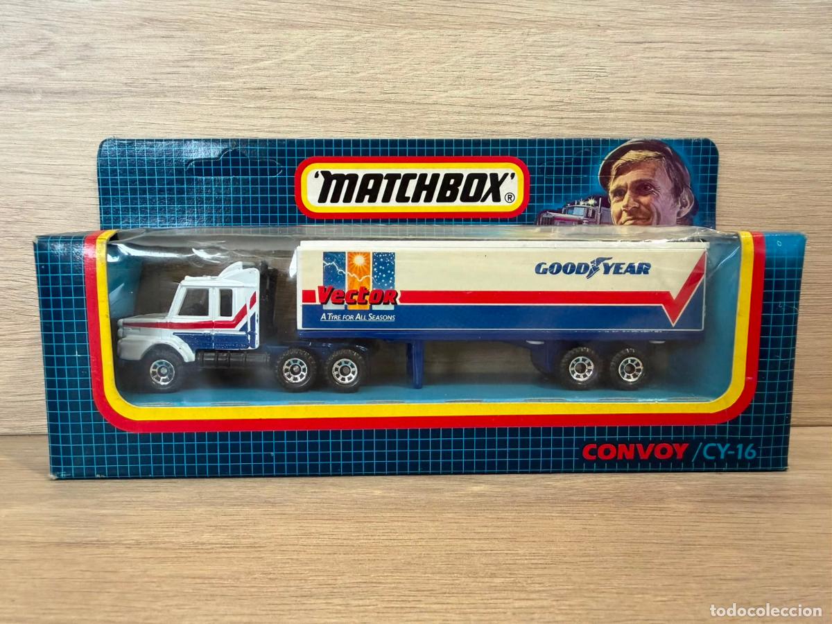 Coches a escala: MATCHBOX CONVOY CY-16 SCANIA BOX TRUCK GOOYEAR - con caja