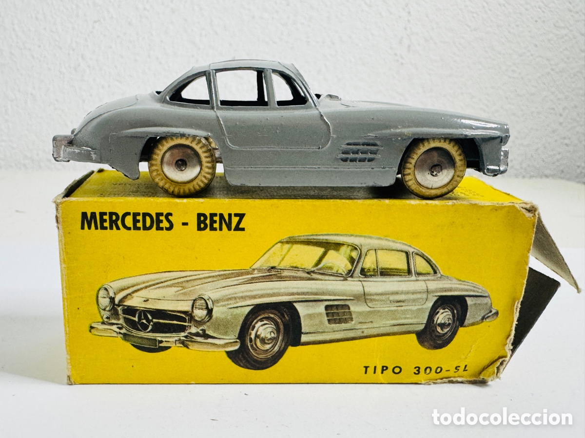 Coches a escala: INTERESANTE COCHE MERCEDES-BENZ 300 SL JUGUETES INVICTA. ESCALA 1/43. CON CAJA ORIGINAL. MUY DIFICIL
