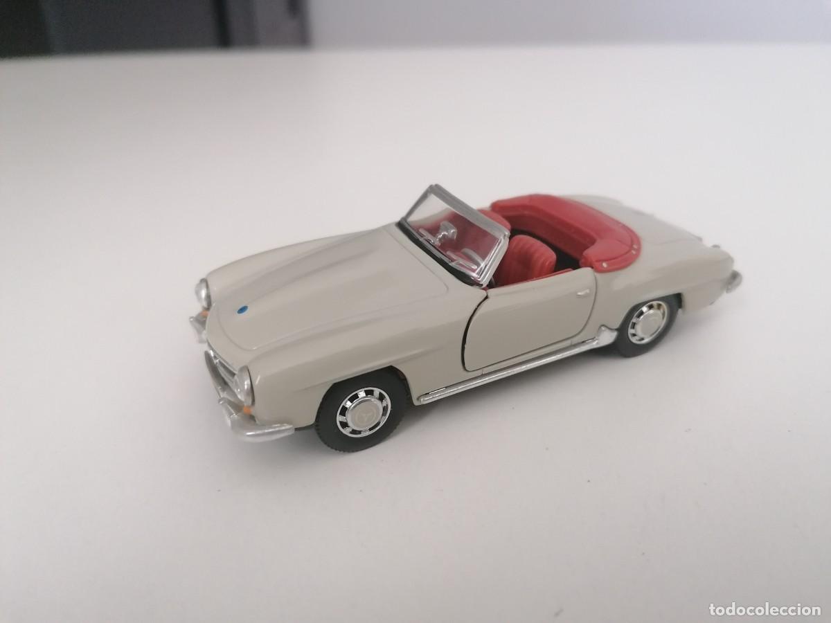 Voitures &agrave; l'&eacute;chelle: Cararama 1/43 Mercedes Benz 190SL Roadster Buen Estado