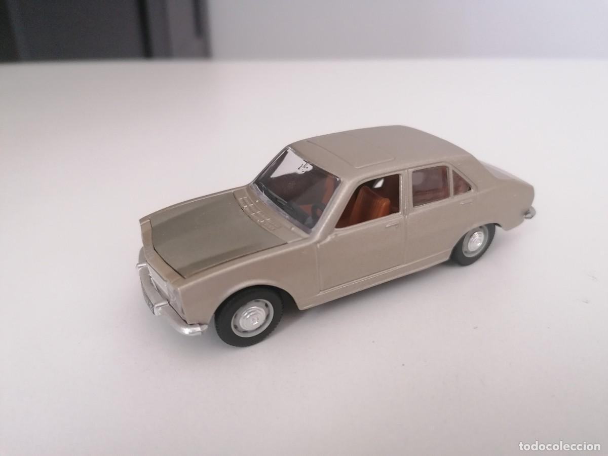 Carros em escala: Norev 1/43 Peugeot 504 Buen Estado
