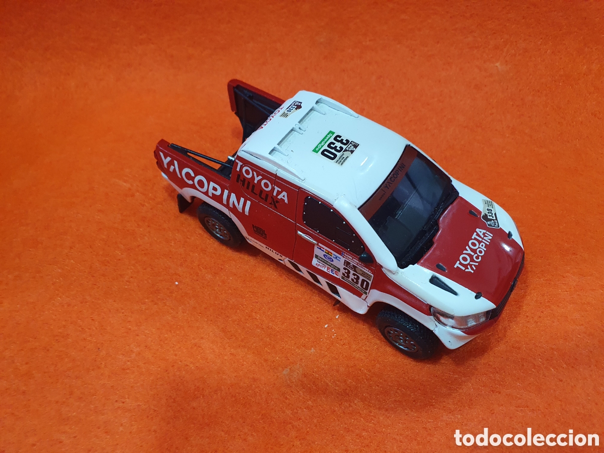 Model Cars: Toyota Hilux. 1/43. (L104)