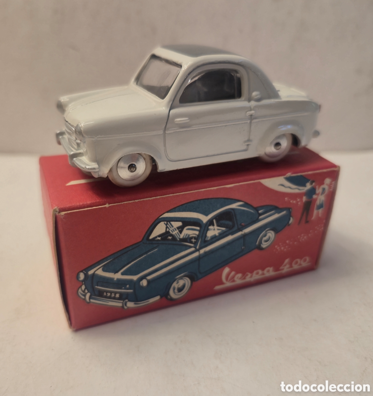 Model Cars: QUIRALU VESPA 400 BLANCO , 1/43 NUEVO