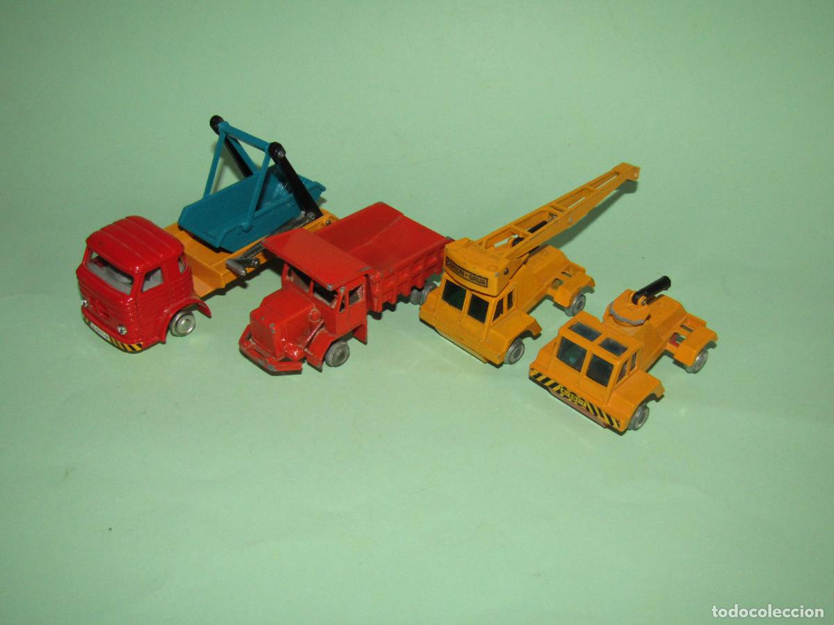 Coches a escala: Antiguo Lote de veh&iacute;culos de Miniaturas en Metal JOAL