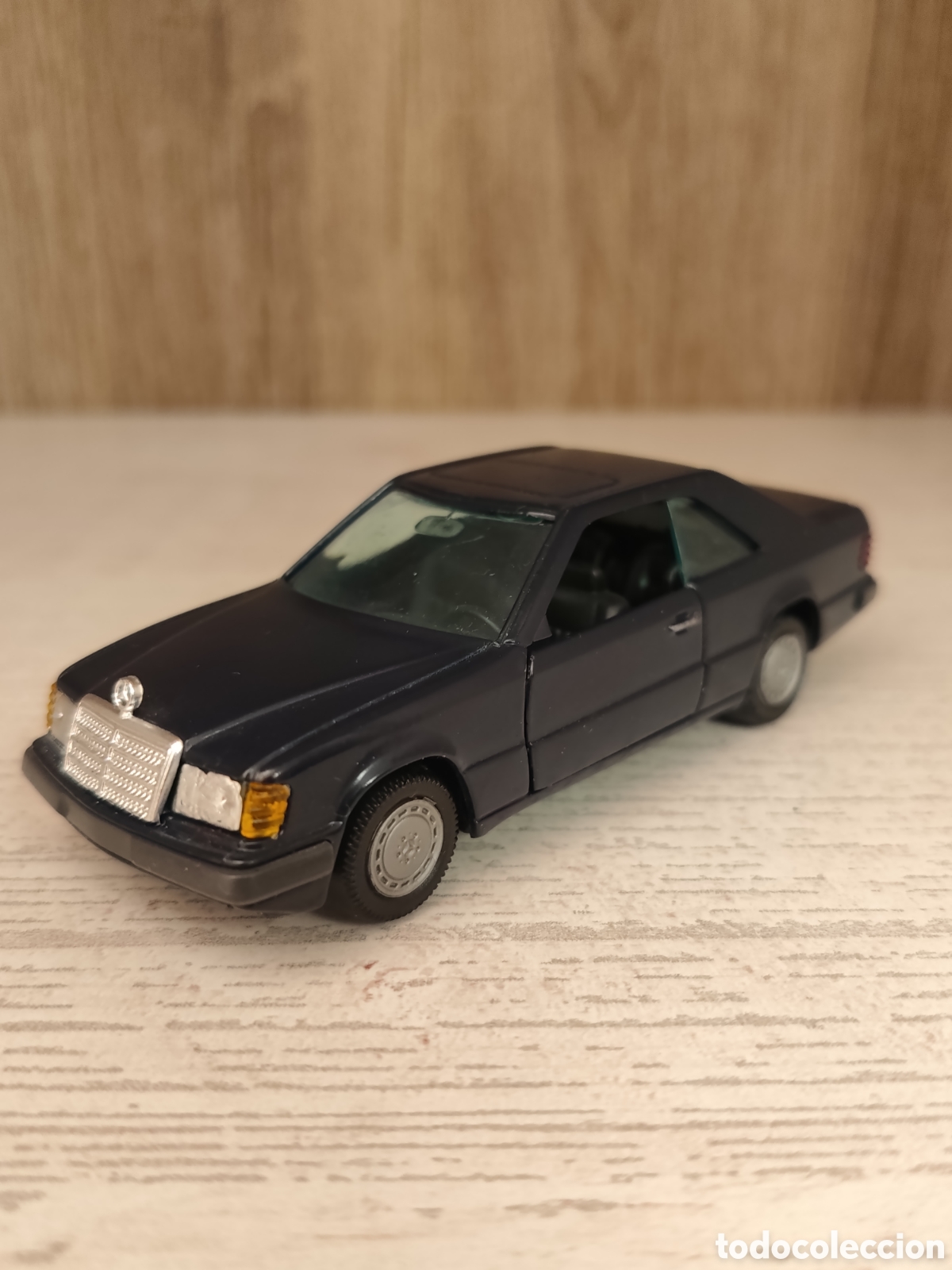 Coches a escala: MERCEDES BENZ 300 CE 24