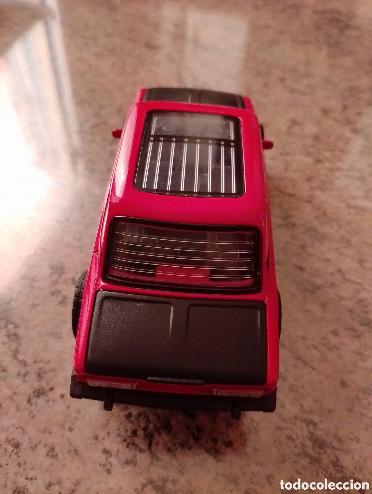 Coches a escala: Coche de metal a escala 1:43