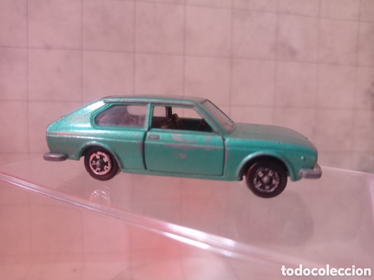 Coches a escala: Lote ciento veintiocho color verde de la marca espa&ntilde;ola MIRA