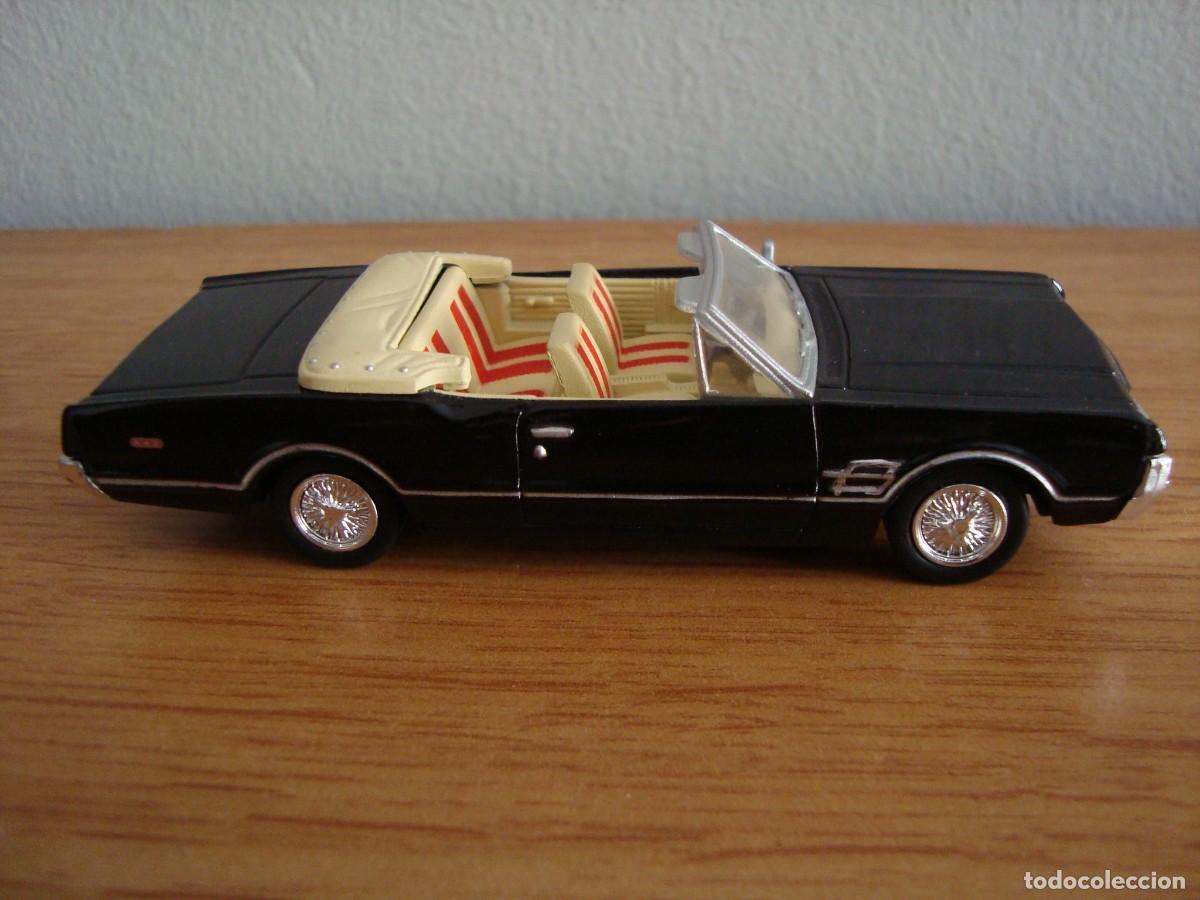 Coches a escala: OLDSMOBILE 4-4-2 1966 ESC. 1/43
