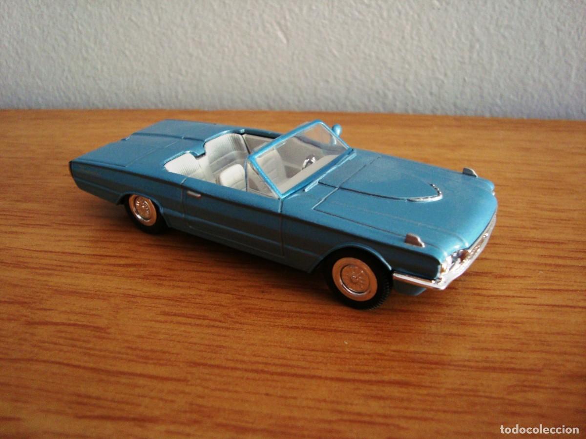 Coches a escala: FORD THUNDERBIRD 1966 ESC. 1/43 - Foto 2