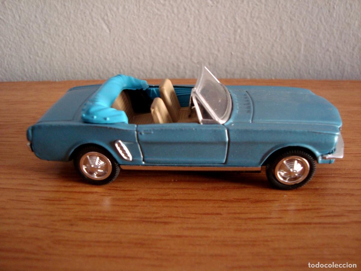 Coches a escala: MUSTANG CONVERTIBLE 1964 ESC. 1/43