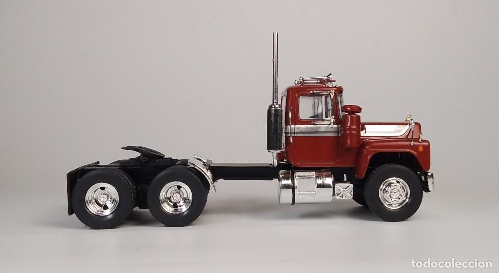 Coches a escala: Mack R-Series 1966 1/43 - Foto 7