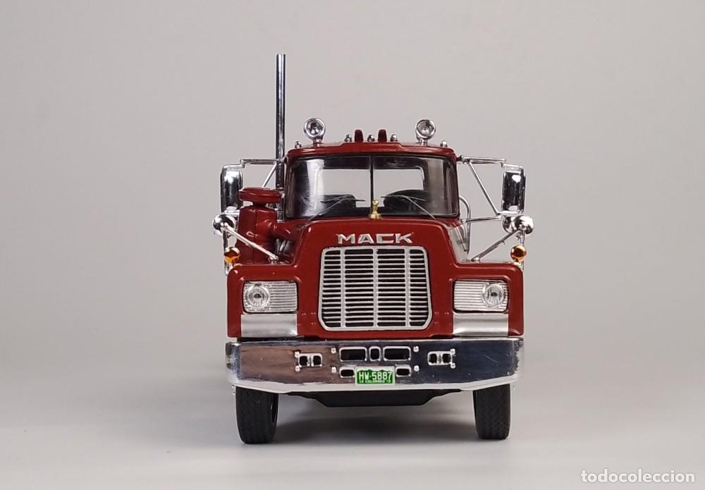 Coches a escala: Mack R-Series 1966 1/43 - Foto 9
