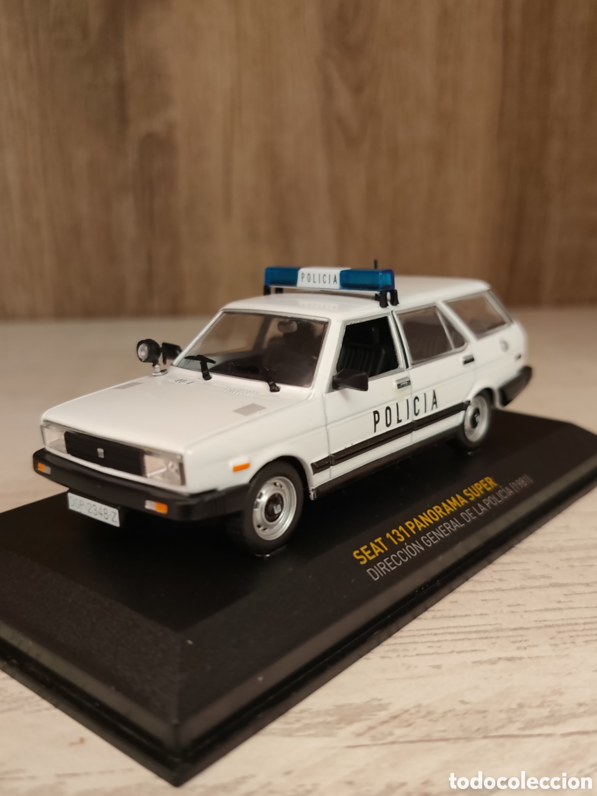 Coches a escala: SEAT 131 PANORAMA POLICIA NACIONAL