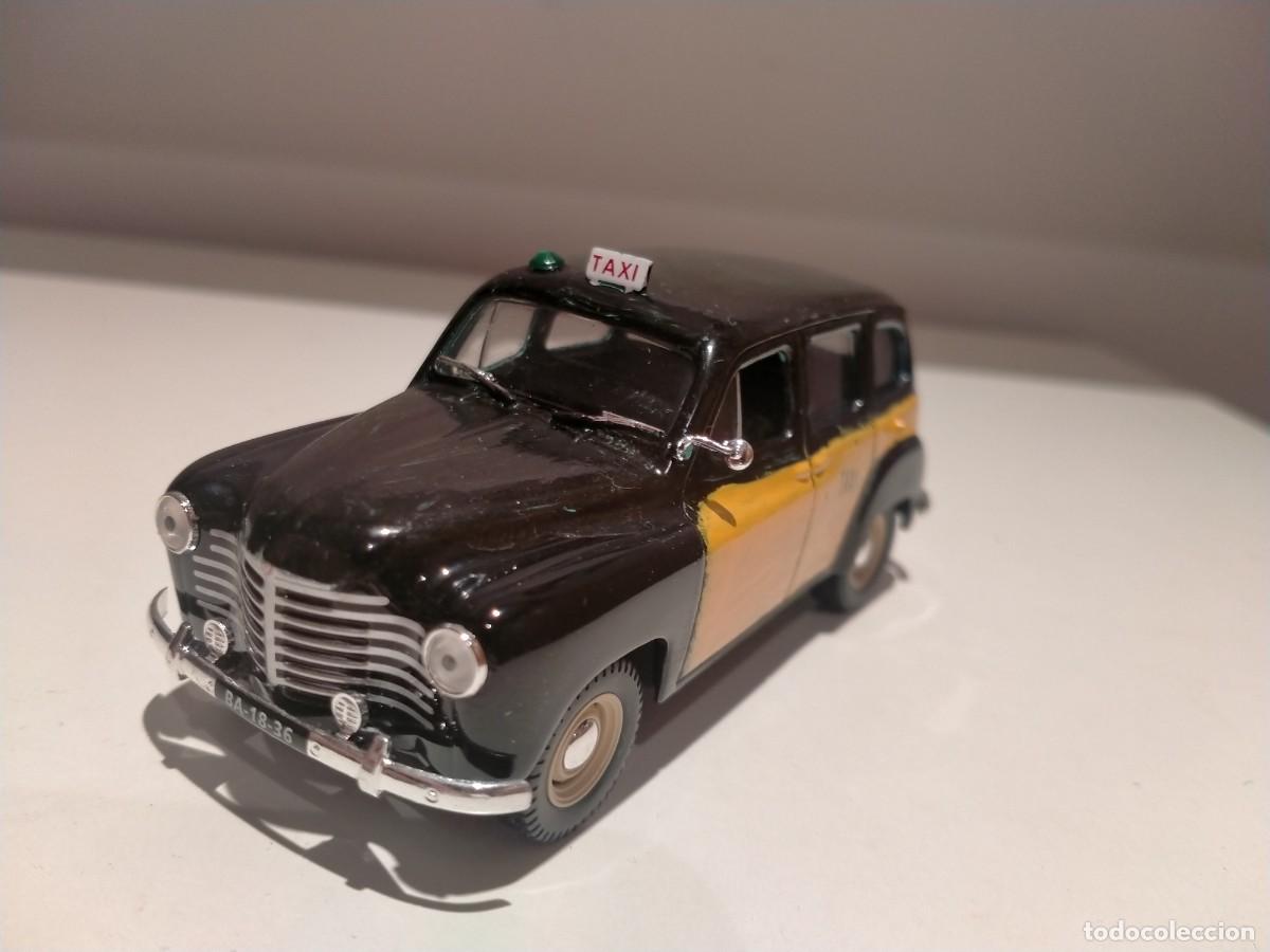 Coches a escala: Renault Colorale taxi de Barcelona