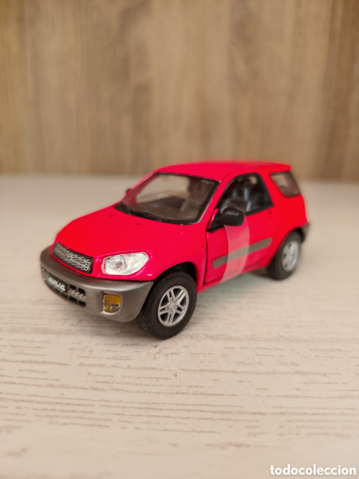 Coches a escala: TOYOTA RAV4 '00 CARARAMA