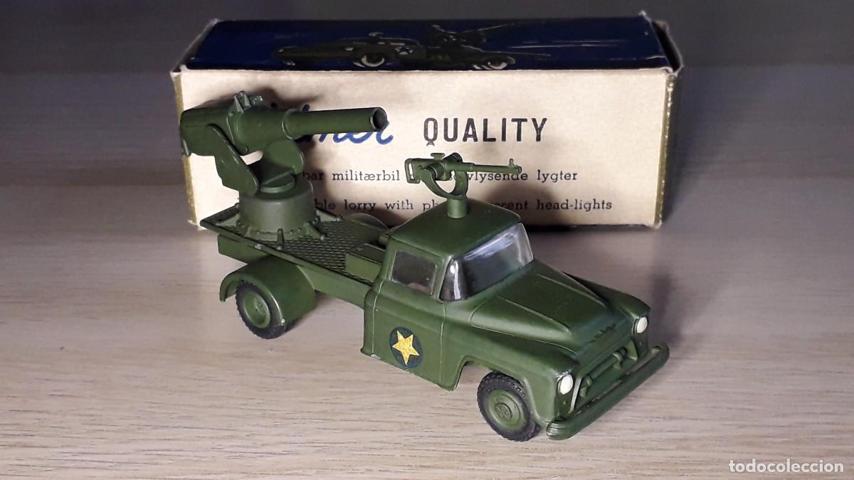 Coches a escala: Chevrolet ca&ntilde;&oacute;n militar # 461, 11,5 cms, metal, Vilmer Denmark tipo Tekno, Dinky, original a&ntilde;os 50.