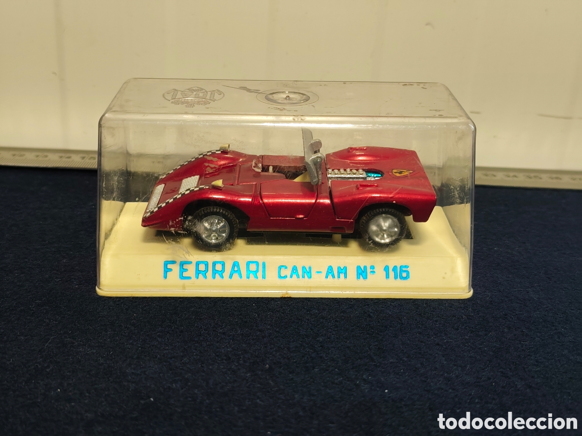 Coches a escala: Coche miniatura Ferrari Can-Am N&ordm; 115 de Joal (1:43 - Made in Spain) en peana y urna