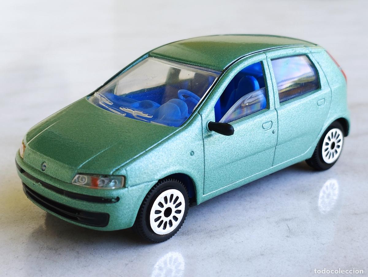 Coches a escala: FIAT PUNTO 5 PUERTAS DE MAJORETTE ESCALA 1,43 MUY BUENO