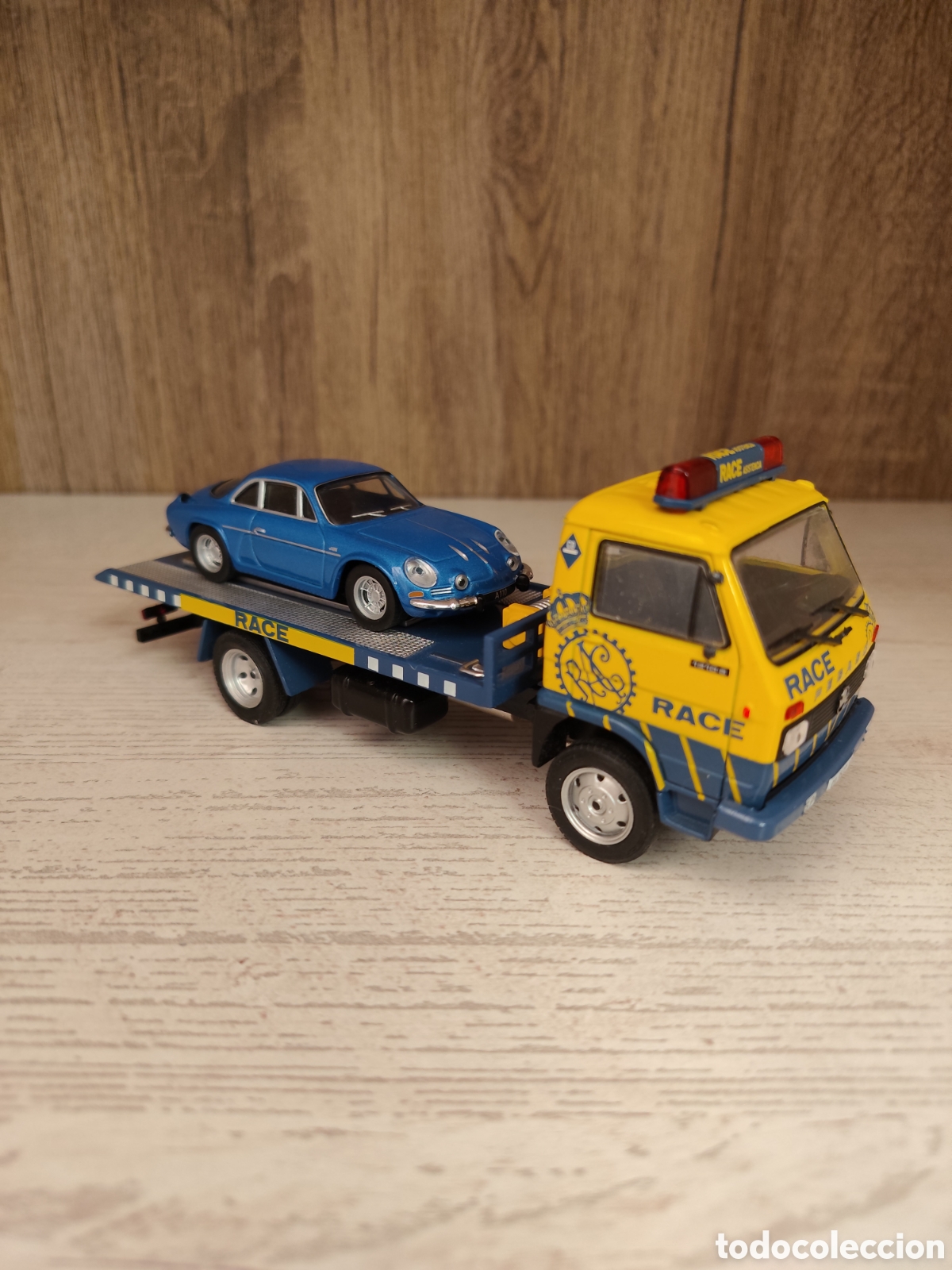 Coches a escala: GRUA PEGASO RACE + ALPINE A110