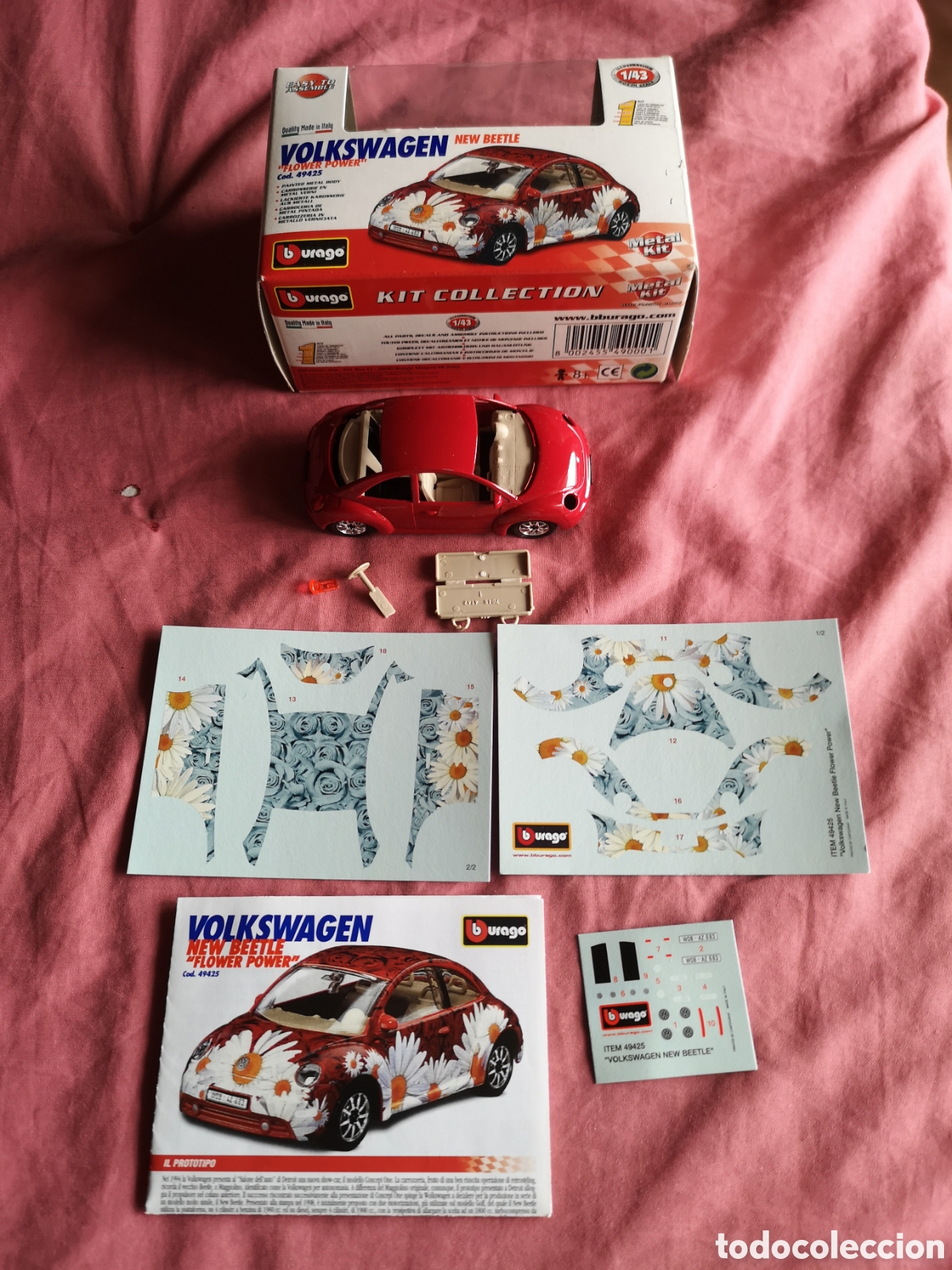 Coches a escala: BBURAGO. Kit metal 1/43. NEW BEETLE. Ref. 49425.ALG&Uacute;N DEFECTO.