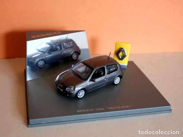 Coches a escala: Renault Clio Privilege 2001. Universal Hobbies E: 1/43