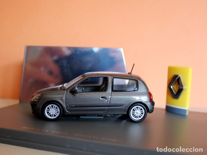 Coches a escala: Renault Clio Privilege 2001. Universal Hobbies E: 1/43 - Foto 4