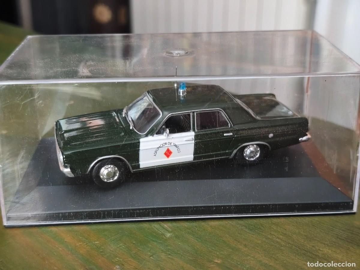 Coches a escala: Barreiros Dodge Dark Agrupaci&oacute;n de Tr&aacute;fico Guardia Civil (1968). Escala 1/43. Altaya.