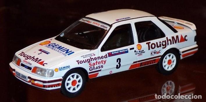 Coches a escala: FORD SIERRA COSWORTH 4X4 RALLYE ULSTER 1991 COLIN MCRAE ESCALA 1/43 DE CORGI VANGUARDS EN SU CAJA