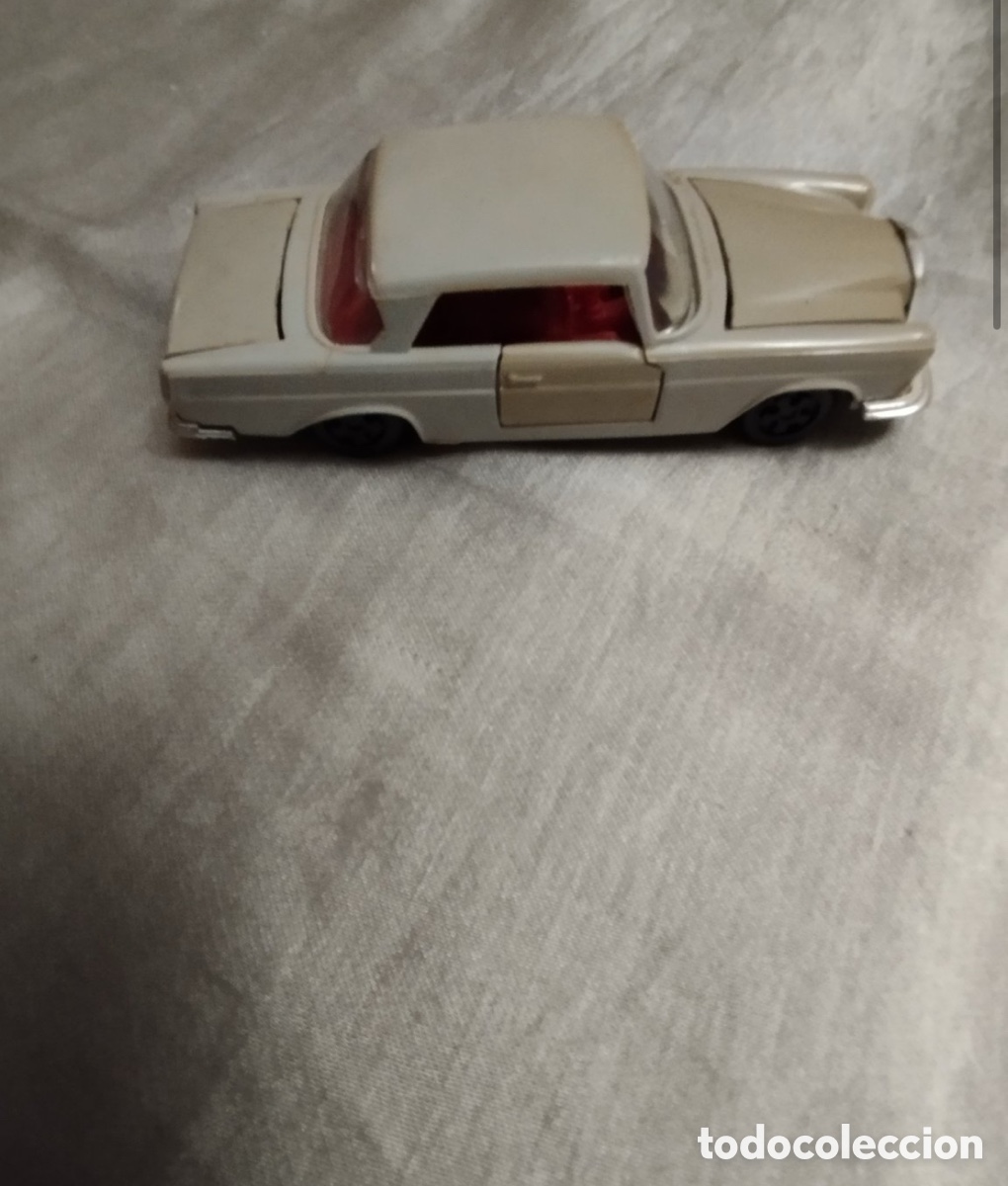 Coches a escala: Mercedes 250 SE 1:43 - Made in USSR - Coche sovi&eacute;tico vintage de pl&aacute;stico (Remake Politoys)